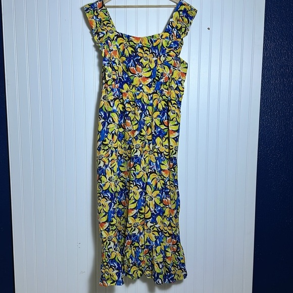 Skies are Blue Curvy, Size 1X floral Midi  dress, lined smoked Back ruffle trim - Picture 3 of 13